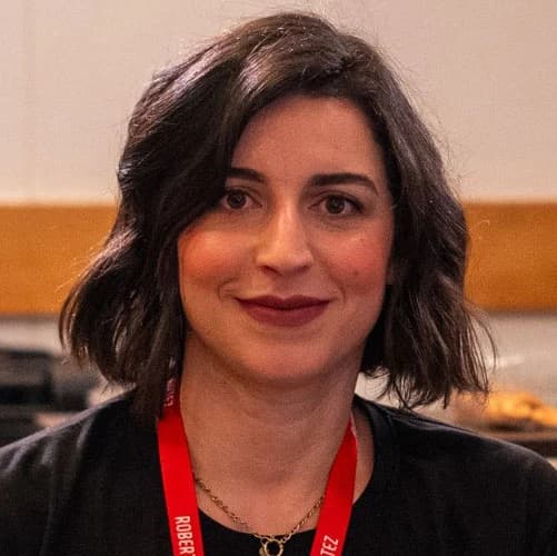Sara, da equipa de suporte do Laboratório da IA
